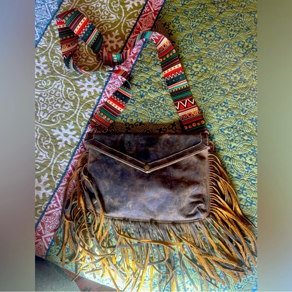 Myra crossbody bag with fringe.